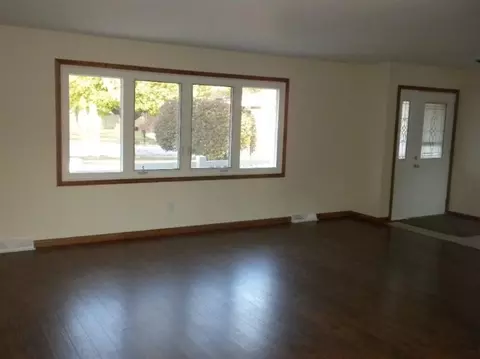 941 Mohawk Dr, Crown Point, IN 46307 photo 4