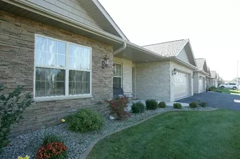 864 Veterans Ln, Crown Point, IN 46307 photo 1