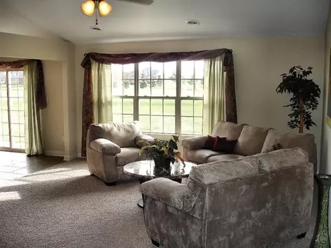 864 Veterans Ln, Crown Point, IN 46307 photo 4