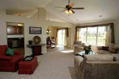 864 Veterans Ln, Crown Point, IN 46307 photo 3