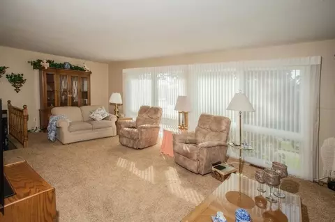 910 Pratt St, Crown Point, IN 46307 photo 6