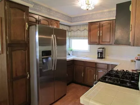 910 Pratt St, Crown Point, IN 46307 photo 9