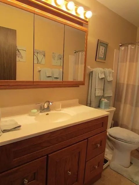 910 Pratt St, Crown Point, IN 46307 photo 10