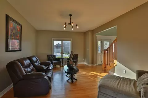 9933 New Devon St, Munster, IN 46321 photo 2