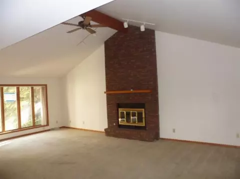 483 Amhurst Rd, Valparaiso, IN 46385 photo 7