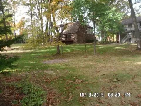 483 Amhurst Rd, Valparaiso, IN 46385 photo 3