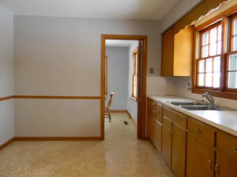 8433 Forest Ave, Munster, IN 46321 photo 8