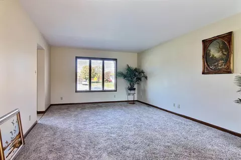9721 Redbud Rd, Munster, IN 46321 photo 8
