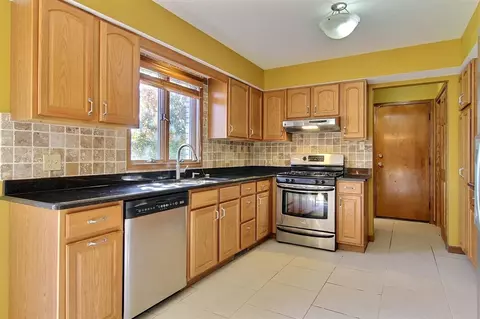 9721 Redbud Rd, Munster, IN 46321 photo 5
