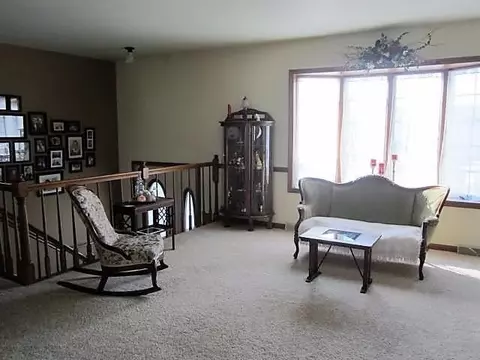 653 Wren Ct, Griffith, IN 46319 photo 4