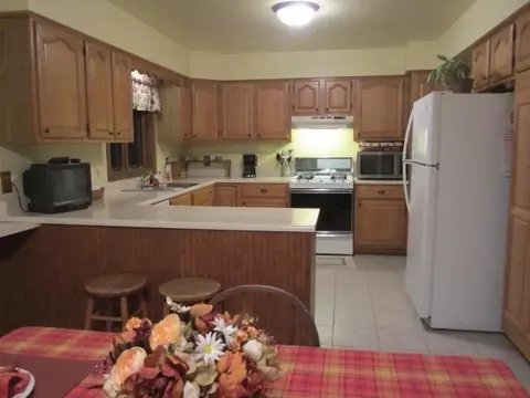 653 Wren Ct, Griffith, IN 46319 photo 8