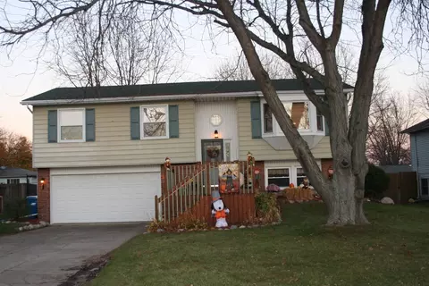 74 Maple Ct, Hebron, IN 46341 photo 1