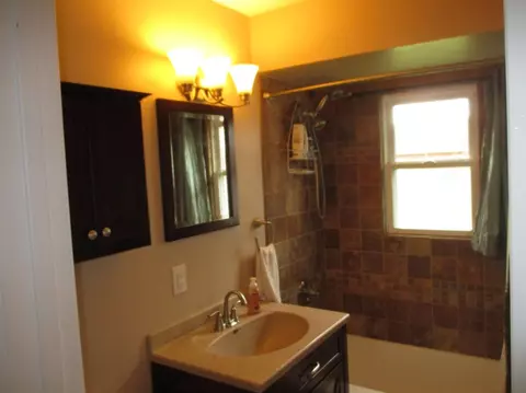 1219 E Miller St, Griffith, IN 46319 photo 3