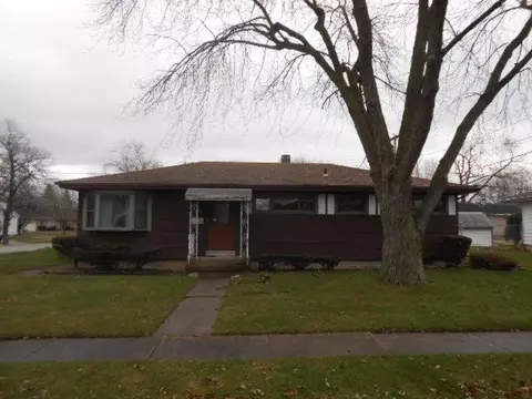 904 E Crestview Ct, Crown Point, IN 46307 photo 2