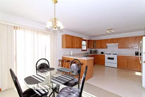 718 Commodore Ln, Porter, IN 46304 photo 4
