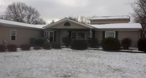 1825 Westfield Ct, Griffith, IN 46319 photo 2