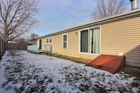 1825 Westfield Ct, Griffith, IN 46319 photo 3
