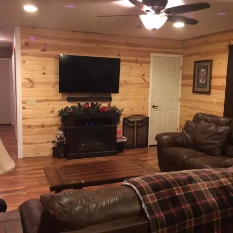 724 Mohawk Dr, Lowell, IN 46356 photo 3
