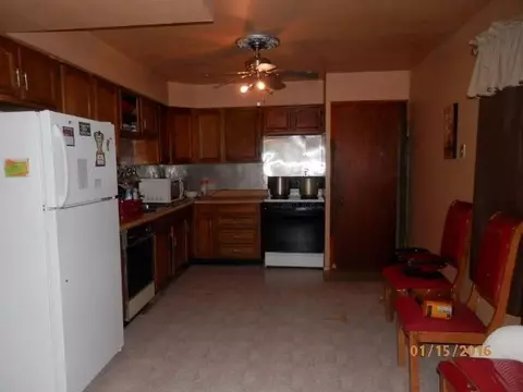 572 Mount St, Gary, IN 46406 photo 3
