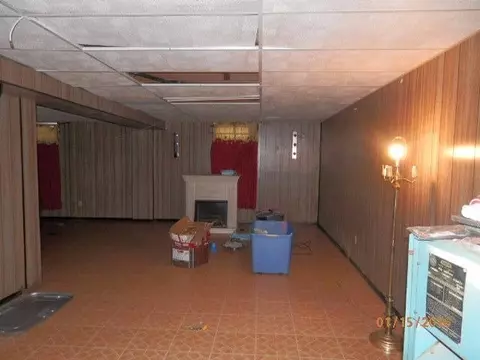 572 Mount St, Gary, IN 46406 photo 7