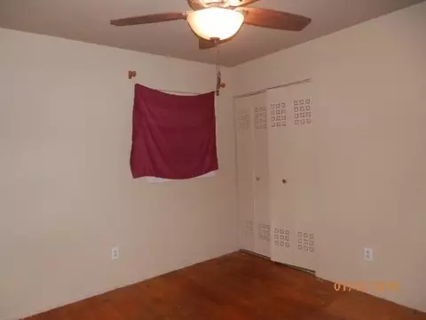 572 Mount St, Gary, IN 46406 photo 5