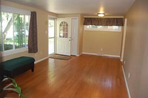 343 Maple Ln, Crown Point, IN 46307 photo 3