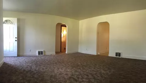 409 E Glen Park Ave, Griffith, IN 46319 photo 2