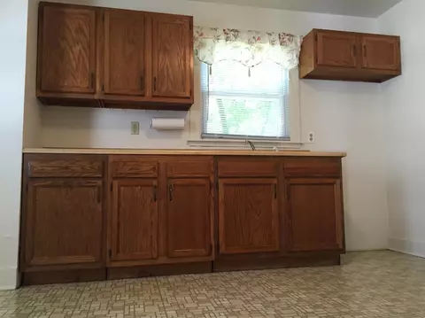 409 E Glen Park Ave, Griffith, IN 46319 photo 3