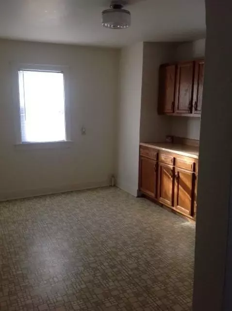 409 E Glen Park Ave, Griffith, IN 46319 photo 4