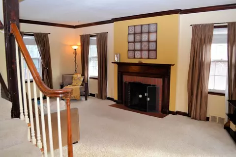247 Beverly Pl, Munster, IN 46321 photo 4