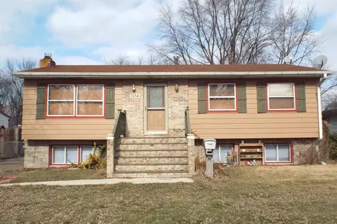 704 Darcy Ln, Griffith, IN 46319 photo 1