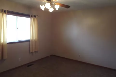 704 Darcy Ln, Griffith, IN 46319 photo 9