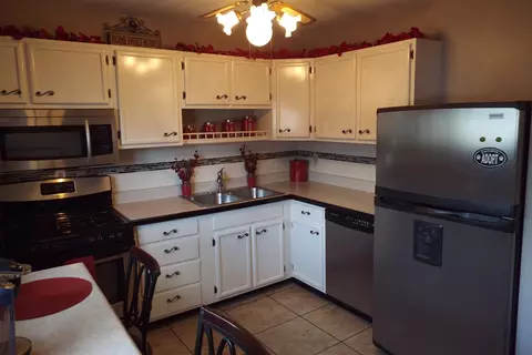 704 Darcy Ln, Griffith, IN 46319 photo 5