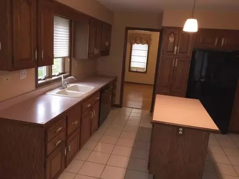 1307 Brandywine Dr, Munster, IN 46321 photo 8