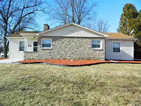 667 S Main St, Crown Point, IN 46307 photo 3