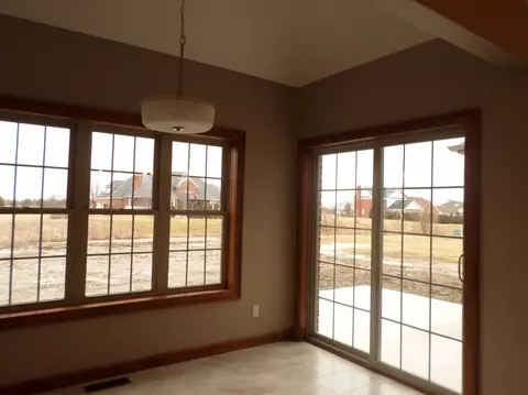 1560 Chalone Ct, Crown Point, IN 46307 photo 8