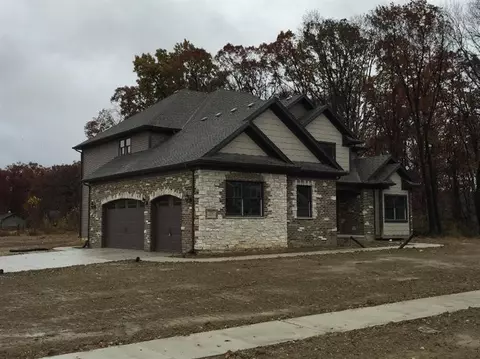 2124 Copper Creek Dr, Crown Point, IN 46307 photo 3