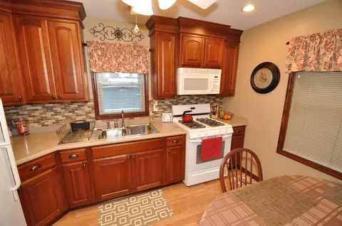 617 W Pine St, Griffith, IN 46319 photo 6