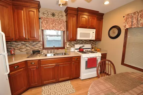 617 W Pine St, Griffith, IN 46319 photo 7
