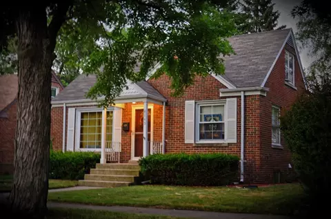 8143 Meadow Ln, Munster, IN 46321 photo 1