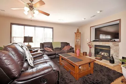 7853 E 104th Pl, Crown Point, IN 46307 photo 10