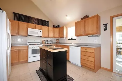 7853 E 104th Pl, Crown Point, IN 46307 photo 5