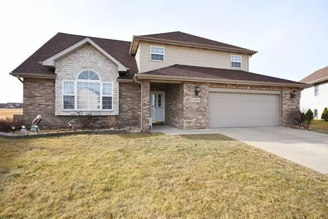 7853 E 104th Pl, Crown Point, IN 46307 photo 1