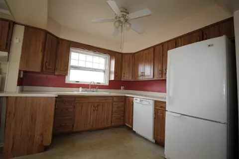 613 N Broad St, Griffith, IN 46319 photo 8
