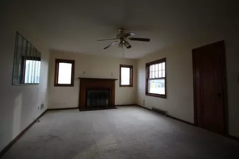 613 N Broad St, Griffith, IN 46319 photo 2