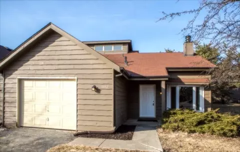 1882 Springvale Dr, Crown Point, IN 46307 photo 2