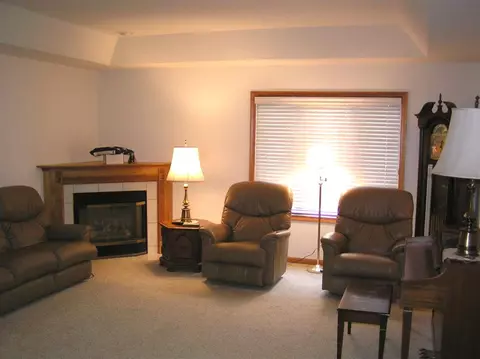 2635 Squire Dr, Dyer, IN 46311 photo 3