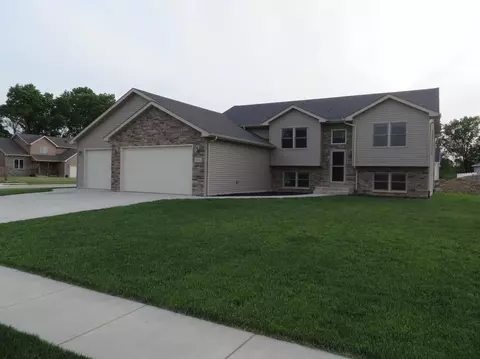 1156 Kinner Dr, Burns Harbor, IN 46304 photo 1
