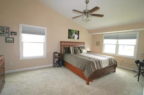 1156 Kinner Dr, Burns Harbor, IN 46304 photo 9