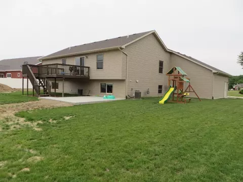 1156 Kinner Dr, Burns Harbor, IN 46304 photo 2
